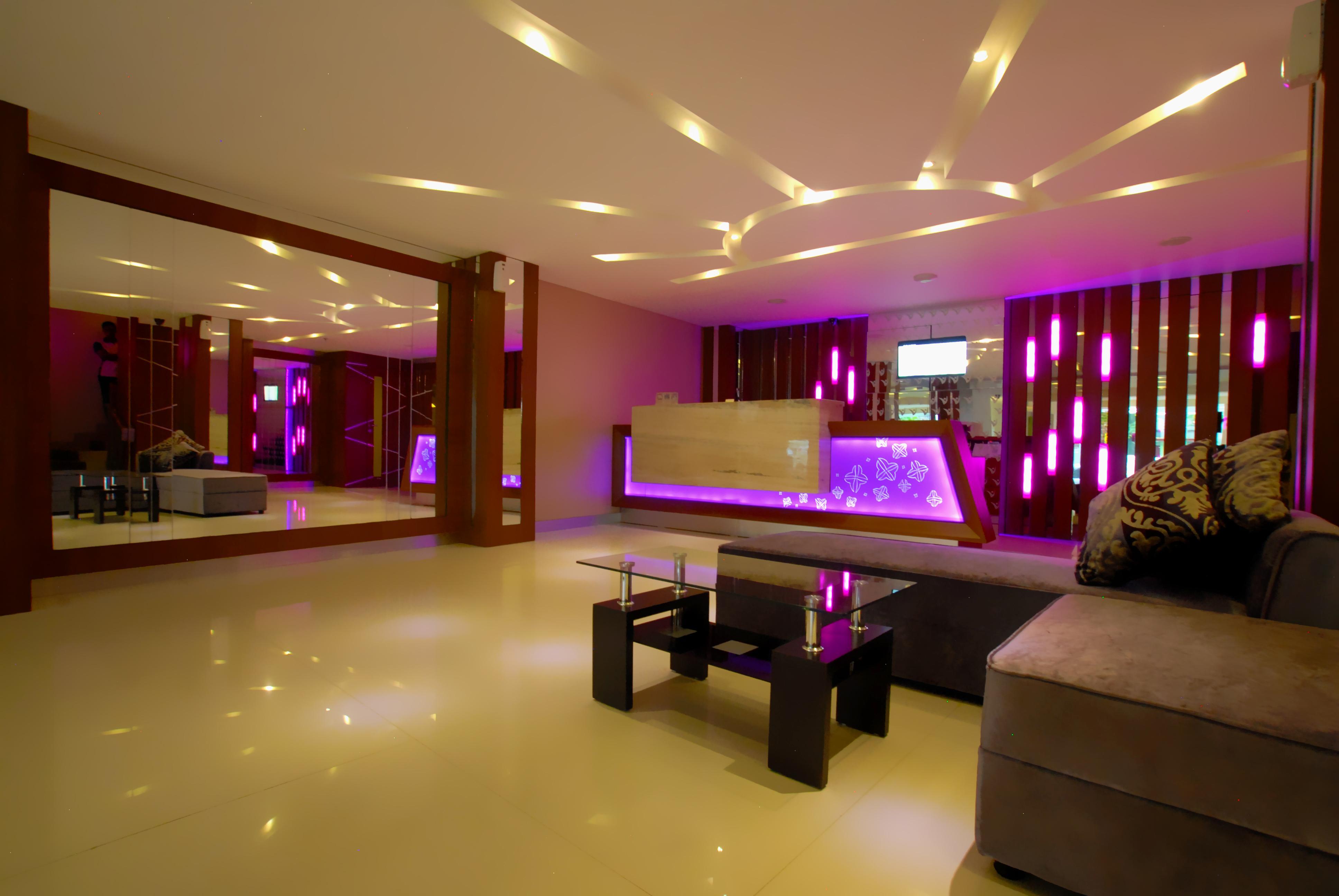 Vio Hotel Veteran Bandung Buitenkant foto